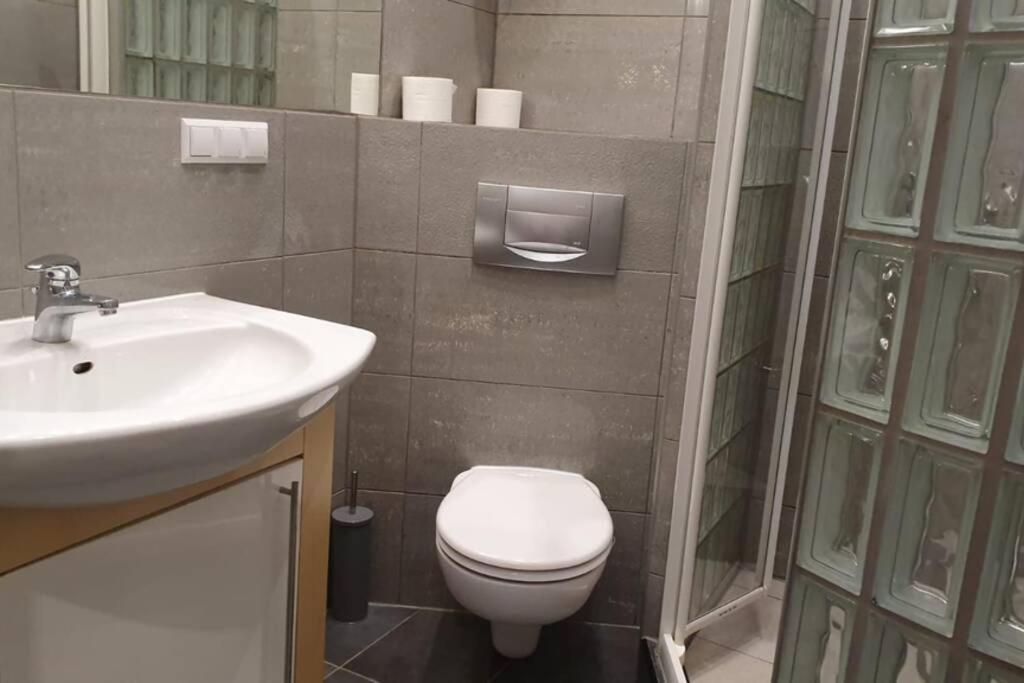 Bright&Comfy Apt -Few Min To Main Square Krakow Bagian luar foto