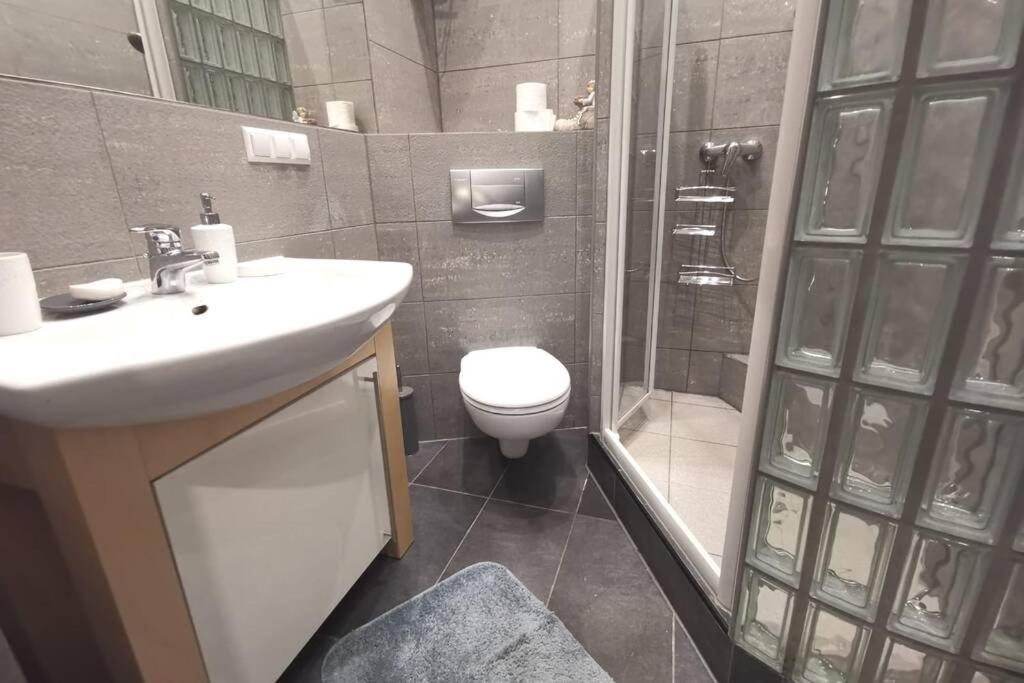 Bright&Comfy Apt -Few Min To Main Square Krakow Bagian luar foto