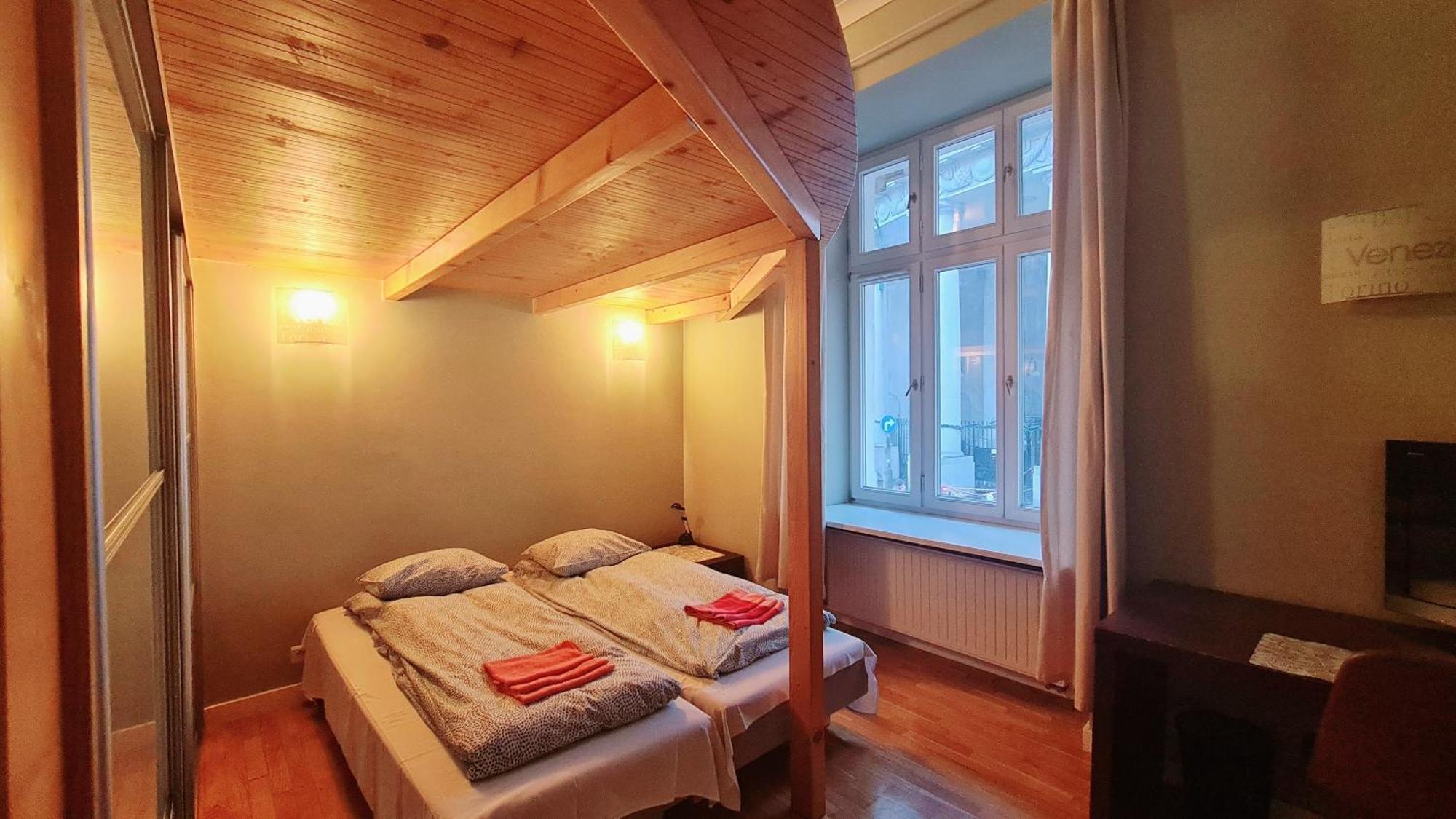 Bright&Comfy Apt -Few Min To Main Square Krakow Bagian luar foto